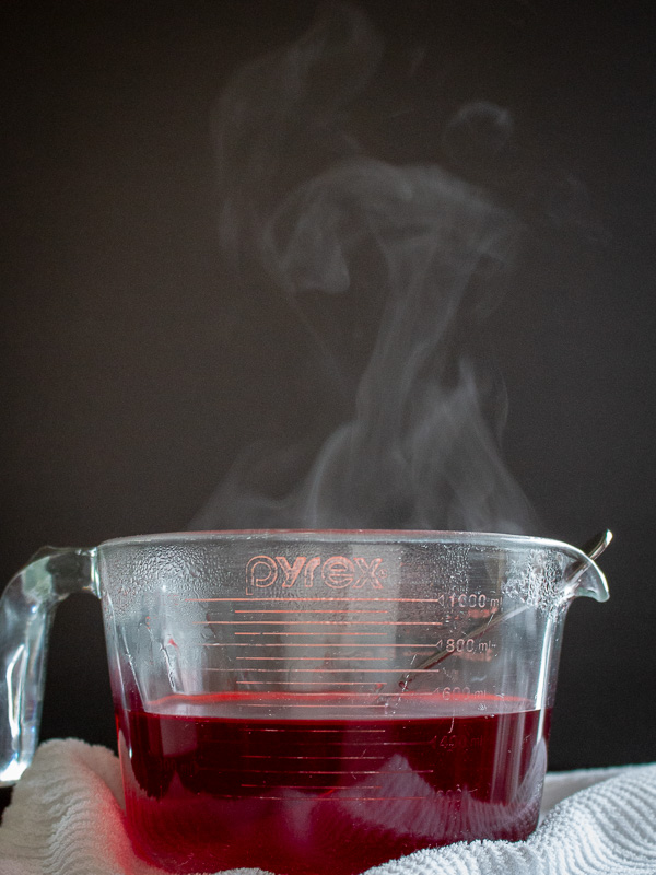 Valentine's Day Jello Jigglers / https://www.hwcmagazine.com