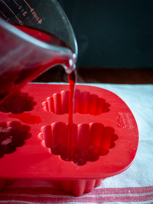 Valentine's Day Jello Jigglers / https://www.hwcmagazine.com