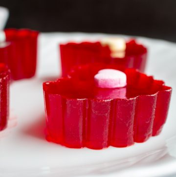 Valentine's Day Jello Jigglers / https://www.hwcmagazine.com