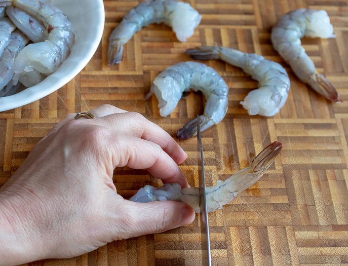 Thai Firecracker Shrimp Party Appetizer / https://www.hwcmagazine.com