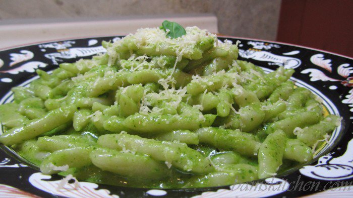 Trofie al Pesto / https://www.hwcmagazine.com