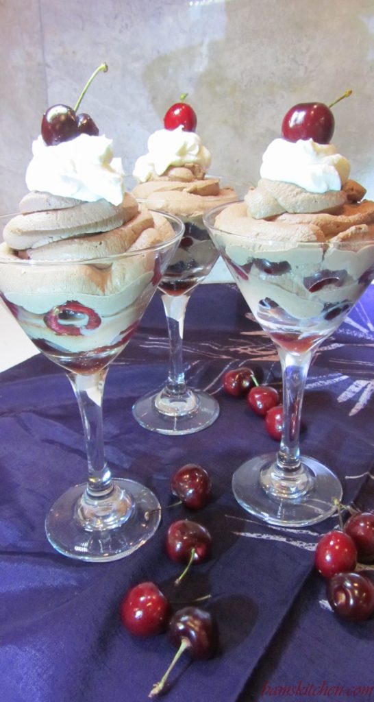 Drunken Cherry Cheesecakes / https://www.hwcmagazine.com