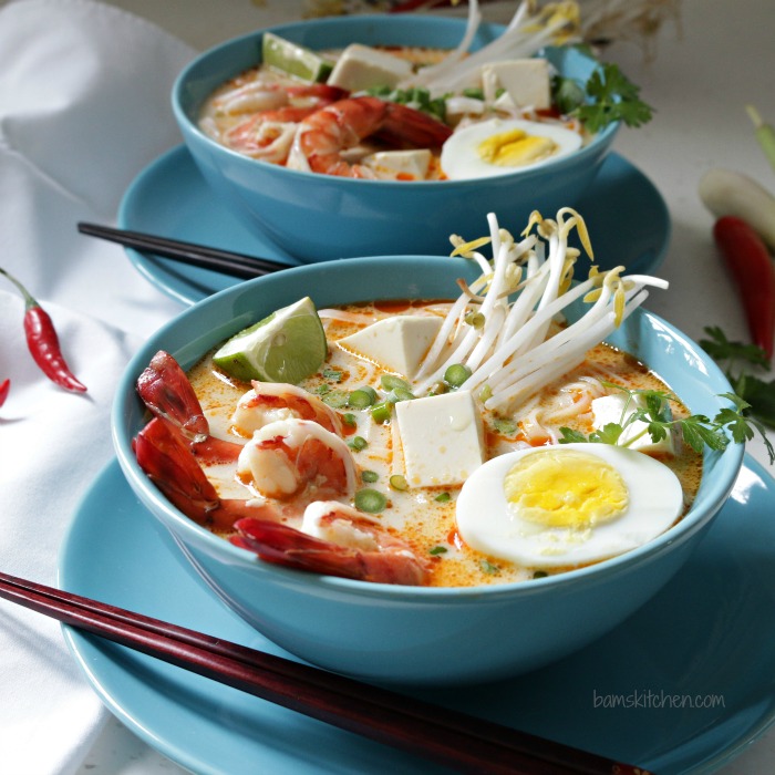 Singapore Laksa / https://www.hwcmagazine.com