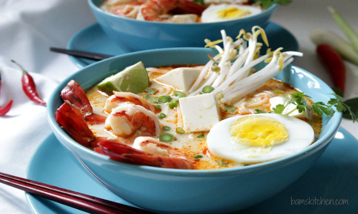 Singapore Laksa/ https://www.hwcmagazine.com