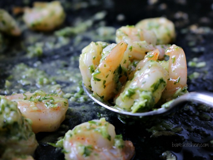 Parsley Lemon Pesto Shrimp Wraps / https://www.hwcmagazine.com