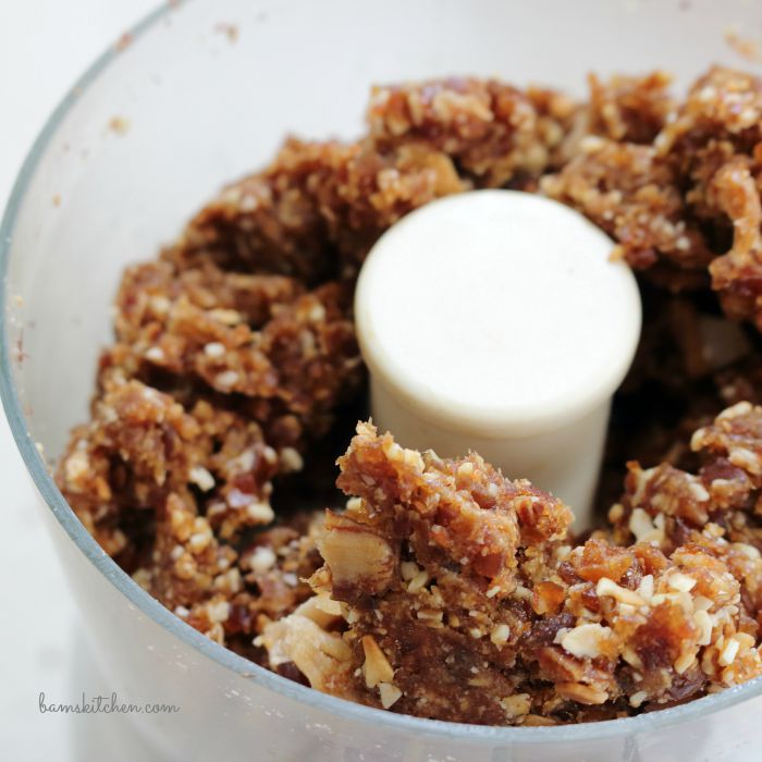 Toasted Almond and Date Larabars / https://www.hwcmagazine.com