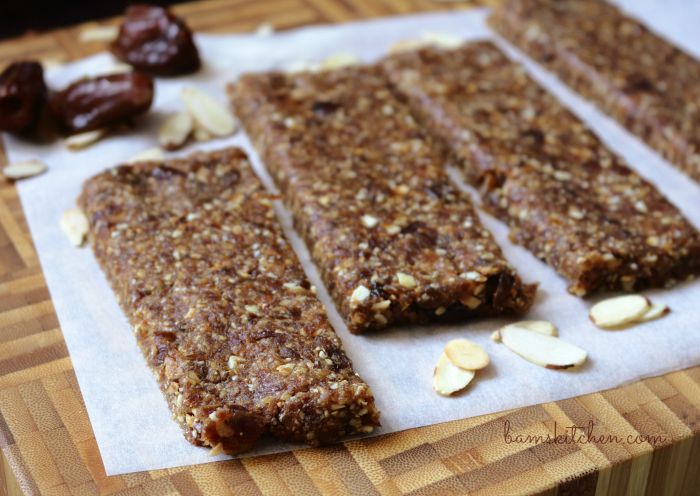 Toasted Almond and Date Larabars / https://www.hwcmagazine.com