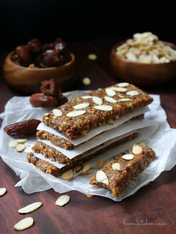 Toasted Almond and Date Larabars / https://www.hwcmagazine.com