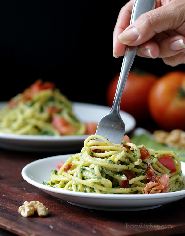 Speedy Spinach Pesto Pasta / https://www.hwcmagazine.com