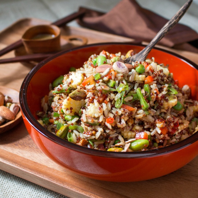 Nutty Ginger Tamari Quinoa Salad / https://www.hwcmagazine.com