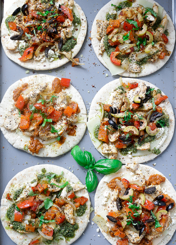 DIY Pita Pizza Party / https://www.hwcmagazine.com