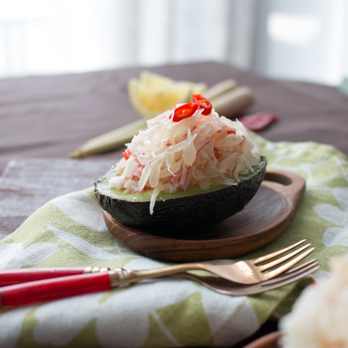 Closeup shot showing the individual strands of the pomelo fruit.