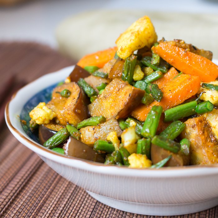 Turmeric Vegetable Medley / https://www.hwcmagazine.com