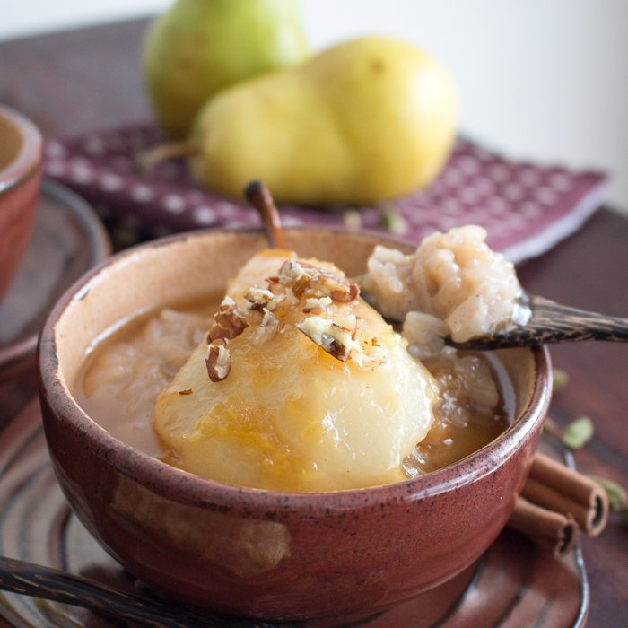 Coconut Rice Pudding with Cardamom Spiced Honey Pears / https://www.hwcmagazine.com