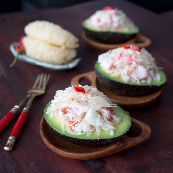 Thai-Pomelo-Crab-Salad-Avocado / https://www.hwcmagazine.com