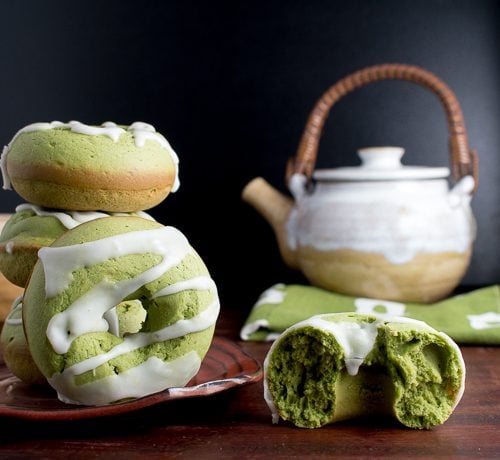 Baked Matcha Lemon Glazed Donuts / https://www.hwcmagazine.com