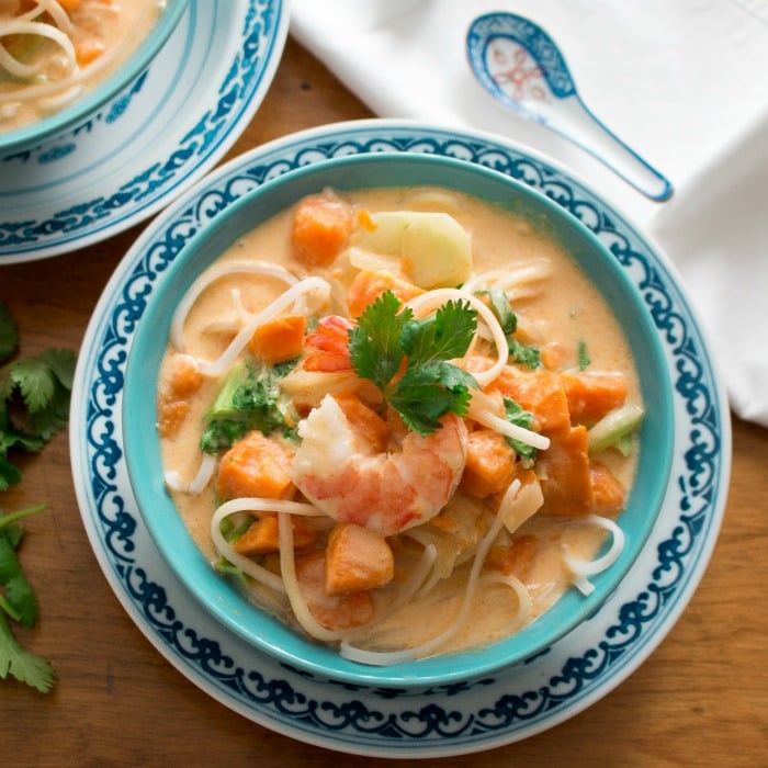 Tasty Thai Curry Bowls / https://www.hwcmagazine.com