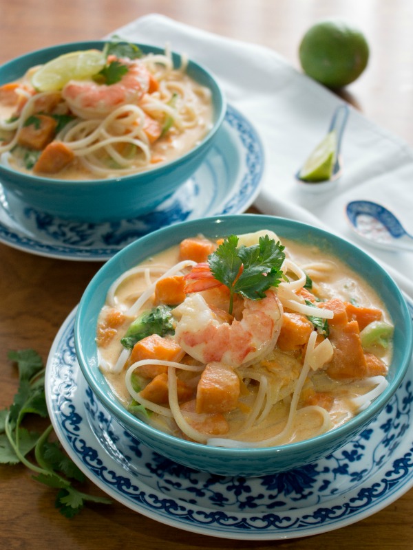 Tasty Thai Curry Bowls / https://www.hwcmagazine.com