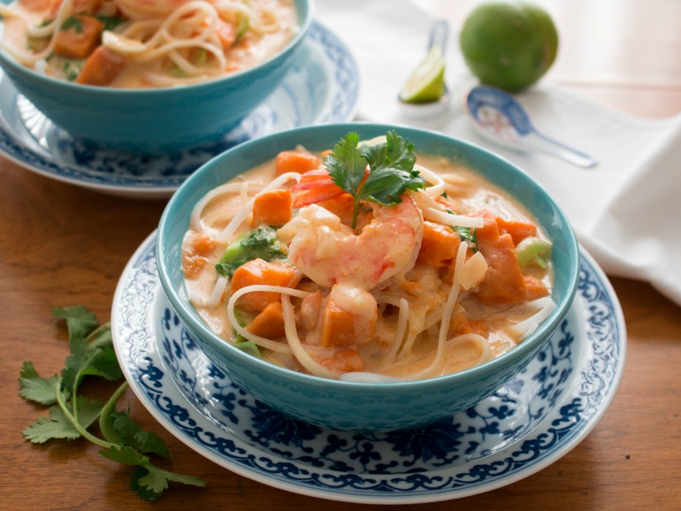 Tasty Thai Curry Bowls / https://www.hwcmagazine.com