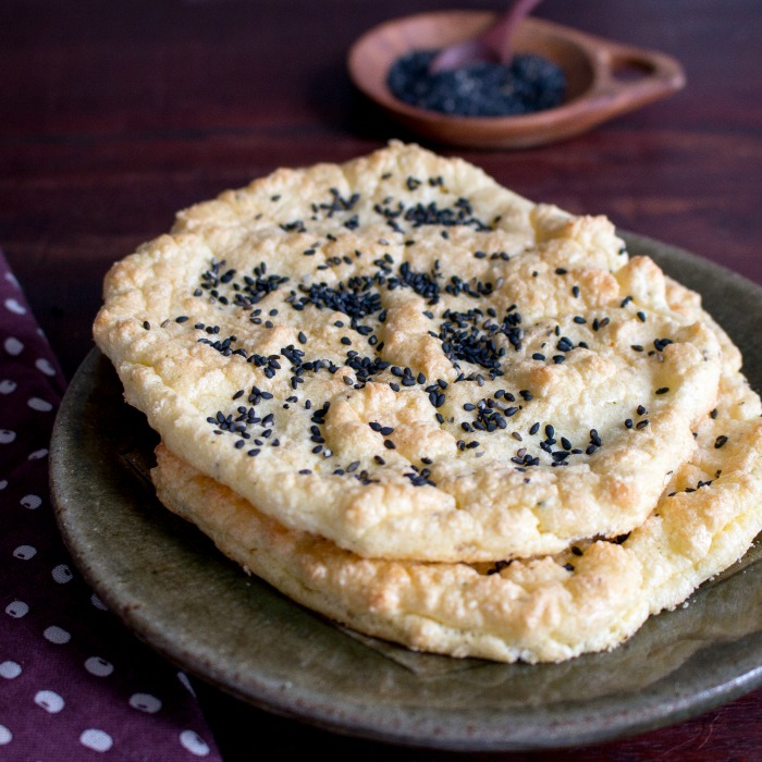 Sesame Low Carb Cloud Bread / https://www.hwcmagazine.com