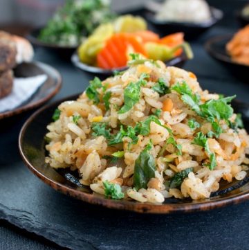 Middle Eastern Rice and Lentils (Mujadara) / https://www.hwcmagazine.com