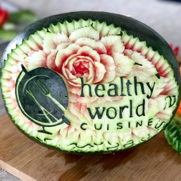 Thai Fruit and Vegetable Carving / https://www.hwcmagazine.com