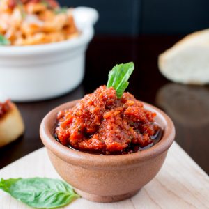 3-Minute Vegan Sun-Dried Tomato Pesto / https://www.hwcmagazine.com