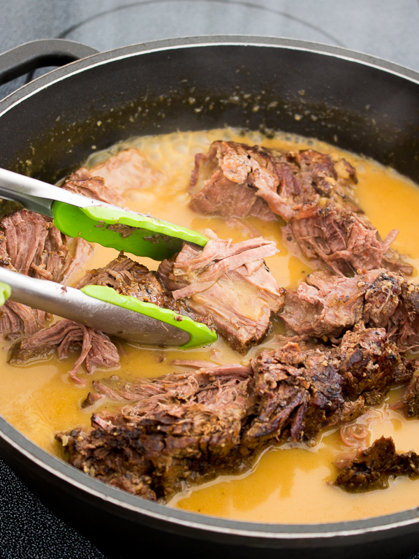 Slow Cooker Beef Rendang Curry / https://www.hwcmagazine.com