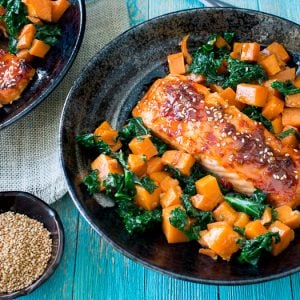 Baked Spicy Salmon and Sweet Potato Kale Hash / https://www.hwcmagazine.com