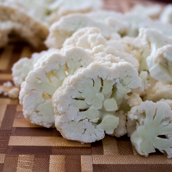 Crispy Roasted Cauliflower Bites / https://www.hwcmagazine.com