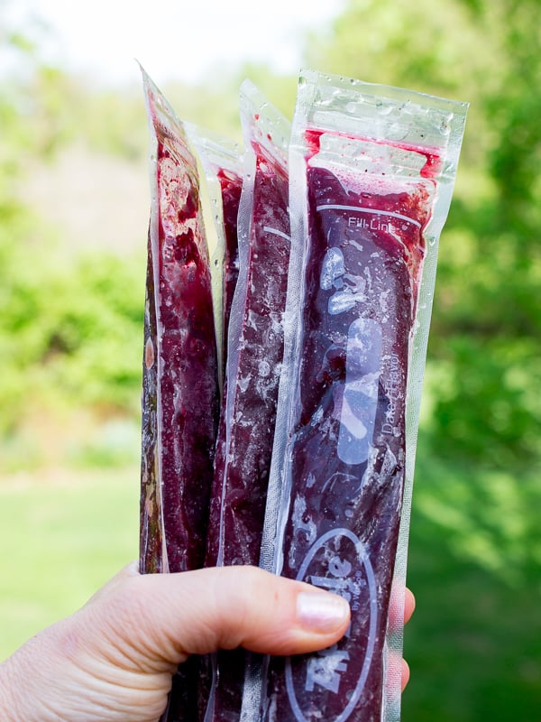 Berry Boozy Ice Pops / https://www.hwcmagazine.com