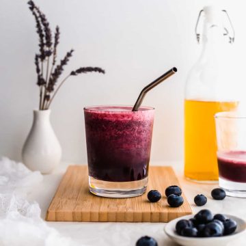 iced lavendar and blueberry jasmine tea.