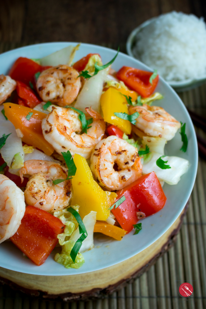 Clean Eating Shrimp Stir Fry / https://www.hwcmagazine.com