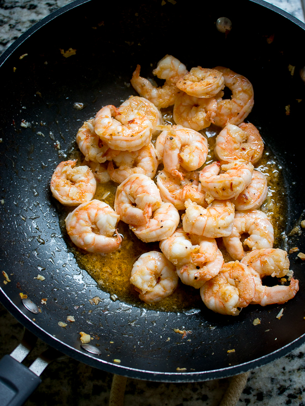 Clean Eating Shrimp Stir Fry / https://www.hwcmagazine.com