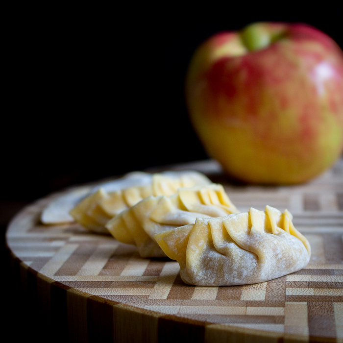 Apple Pie Pot Stickers / https://www.hwcmagazine.com