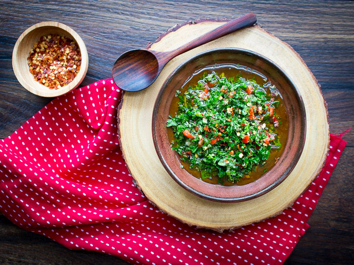 Spicy 5 Minute Chimichurri Sauce / https://www.hwcmagazine.com