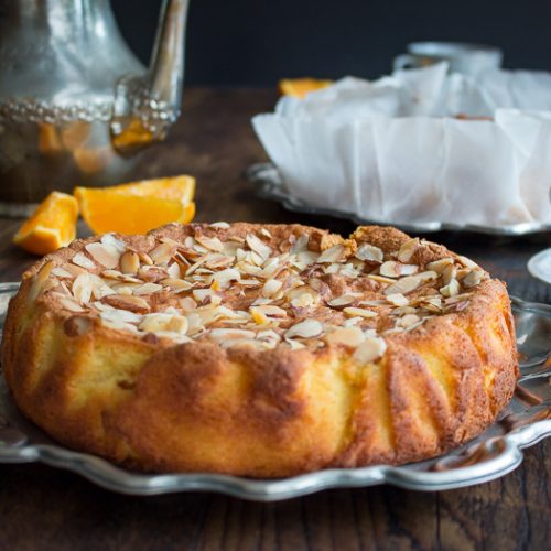 Best Orange Almond Flourless Cake / https://www.hwcmagazine.com