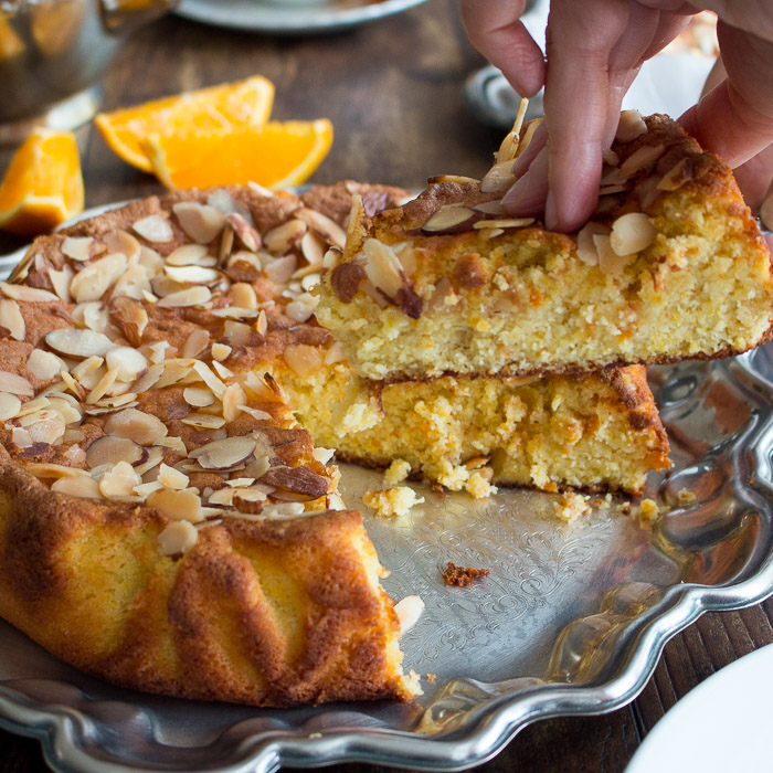 Best Orange Almond Flourless Cake / https://www.hwcmagazine.com