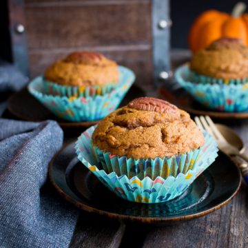 Healthy Pumpkin Muffins / https://www.hwcmagazine.com