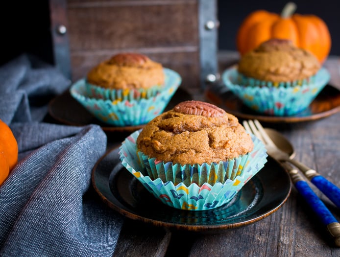 Healthy Pumpkin Muffins / https://www.hwcmagazine.com