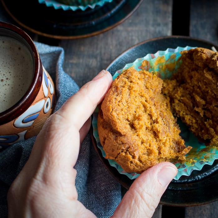 Healthy Pumpkin Muffins / https://www.hwcmagazine.com