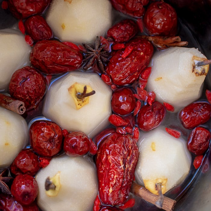 Chinese Pear Dessert Soup / https://www.hwcmagazine.com