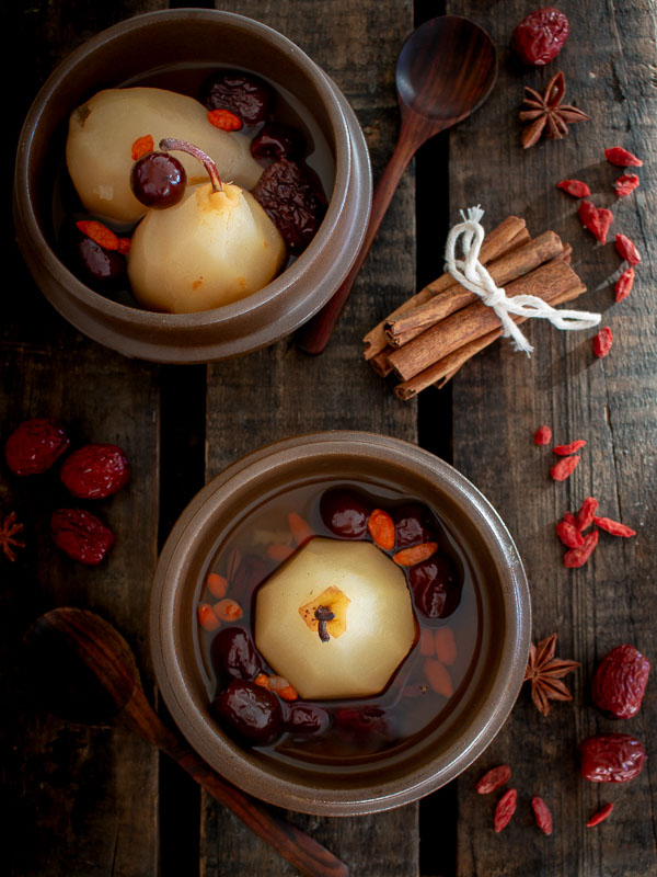 Chinese Pear Dessert Soup / https://www.hwcmagazine.com