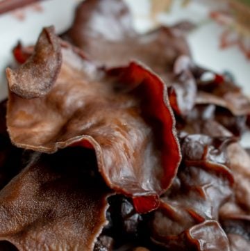 How to Prepare Wood Ear Mushrooms / https://www.hwcmagazine.com