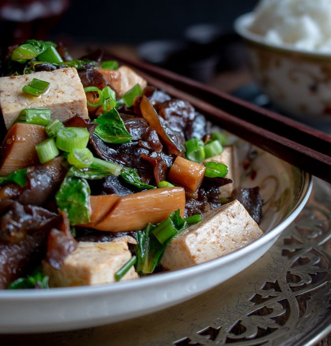 Wood Ear Mushrooms Vegan Stir Fry / https://www.hwcmagazine.com