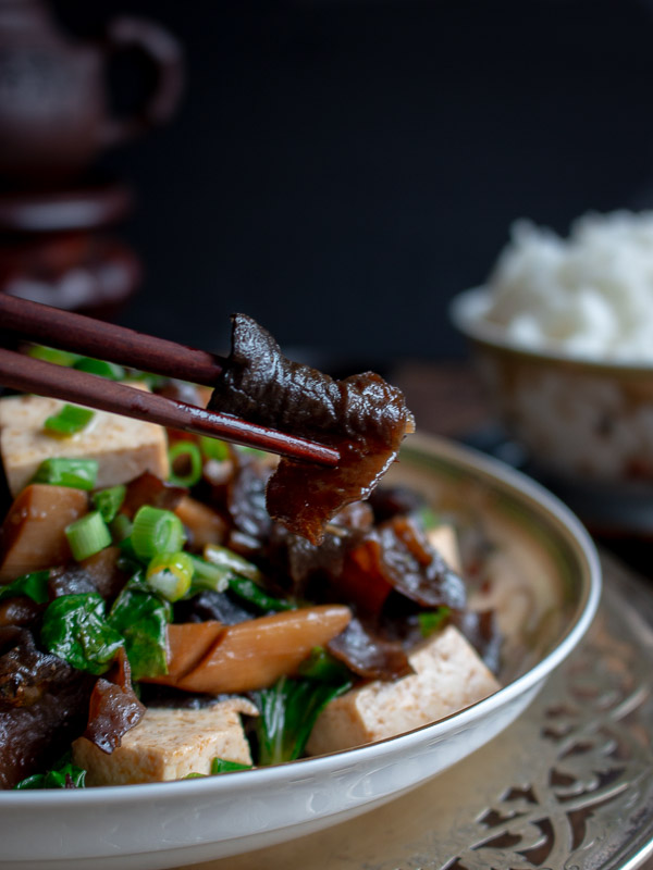 Wood Ear Mushrooms Vegan Stir Fry / https://www.hwcmagazine.com