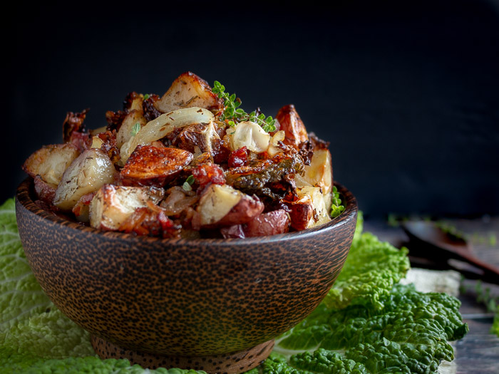 Crispy Roasted Red Potatoes and Cabbage / https://www.hwcmagazine.com