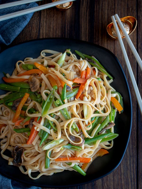 Better than Take Out Vegetable Lo Mein / https://www.hwcmagazine.com