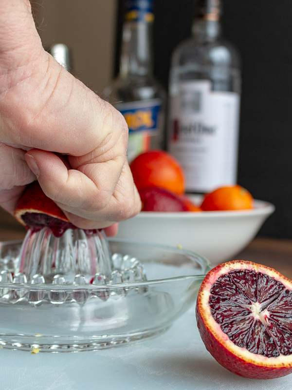 Blood Orange Ginger Spritz / https://www.hwcmagazine.com