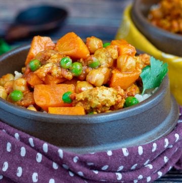 Ground Turkey Sweet Potato Curry / https://www,hwcmagazine.com